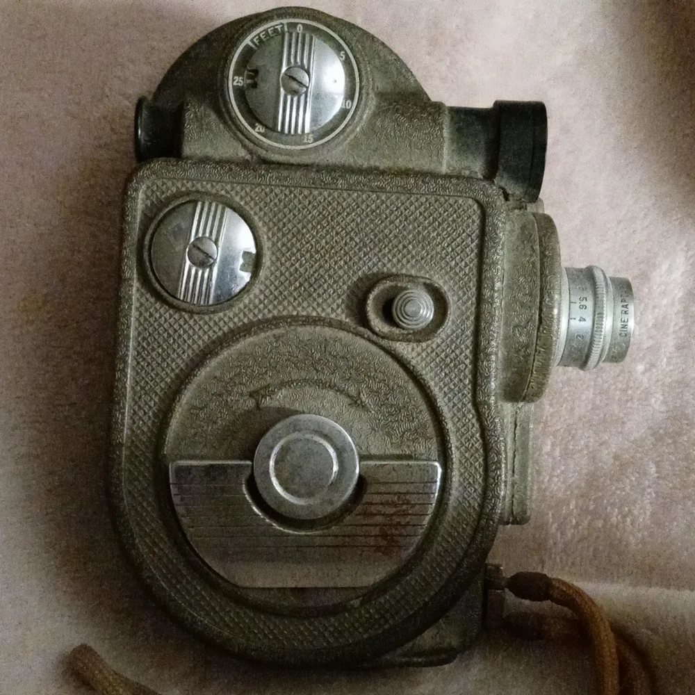 VTG Revere 8 Model 88 Movie Camera